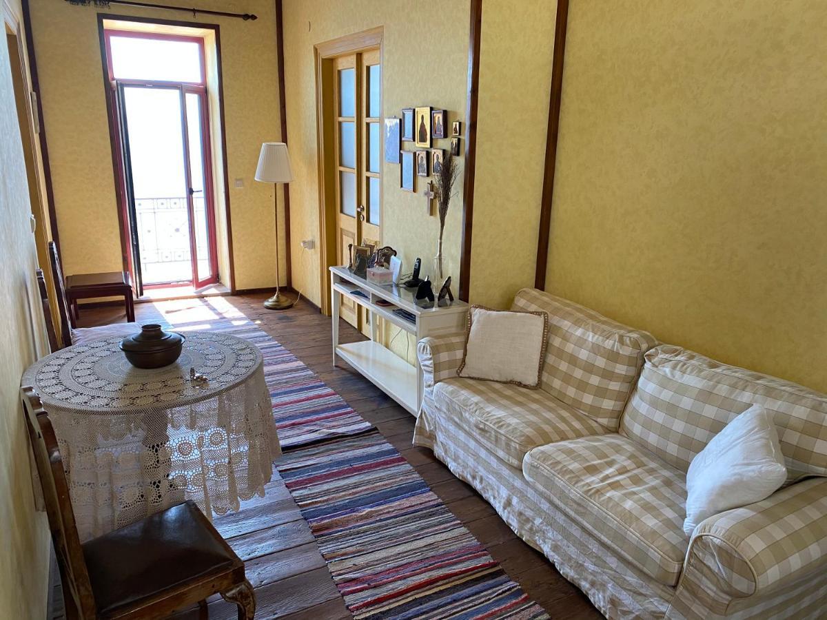 Апартаменты Molyvos Boutique House Митимна Экстерьер фото